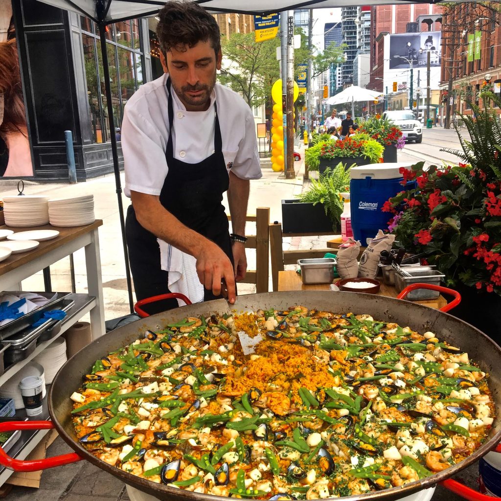 Giant paella