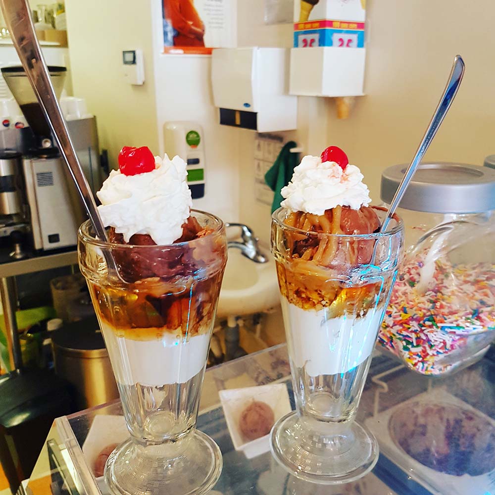 ice cream sundaes from cosmic treats