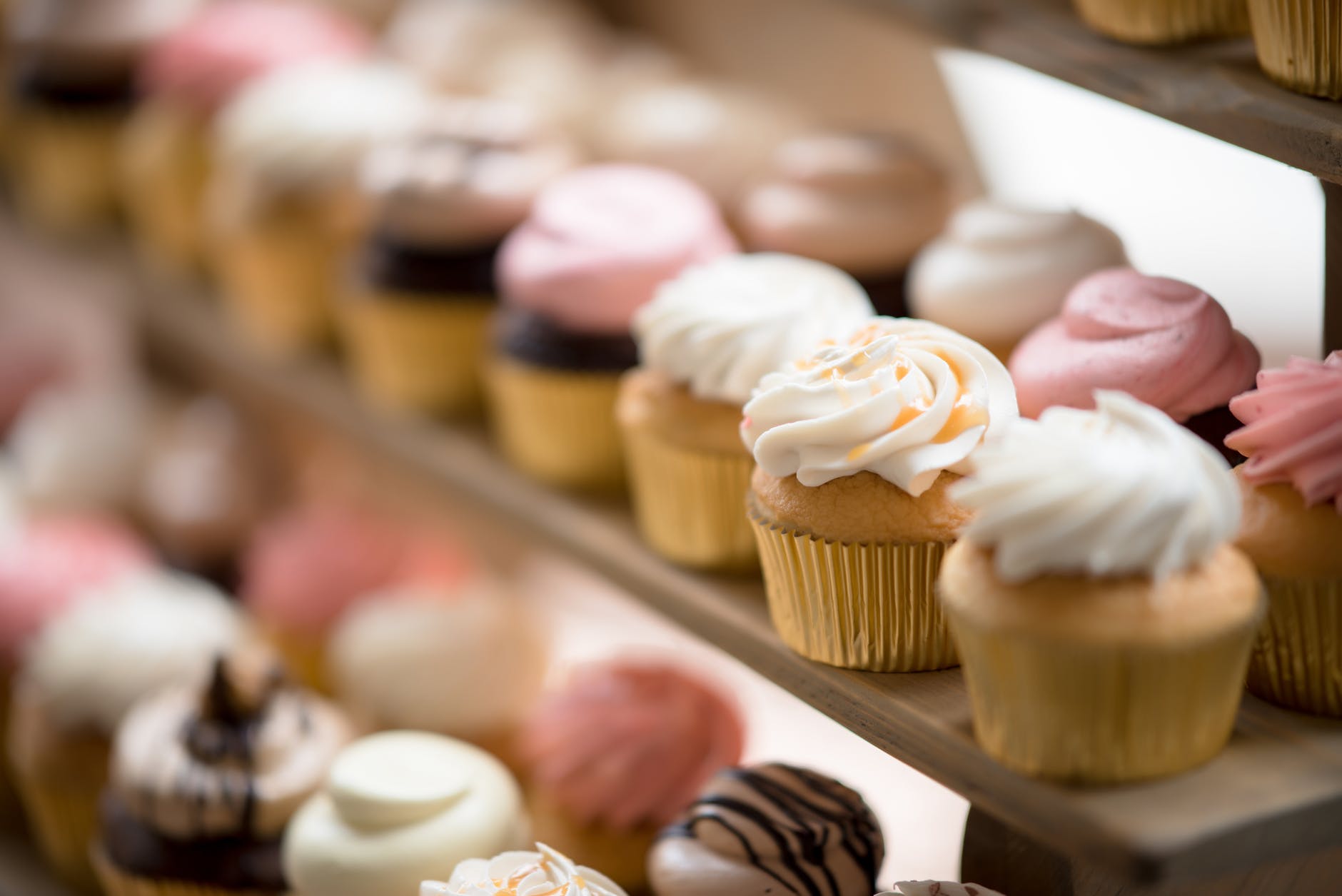 Let Them Eat Cake! (Cupcakes) ⋆ Dine Magazine