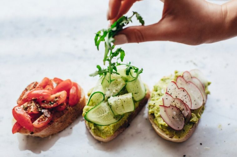 rsz appetizer arugula avocado 1580464 e1559531794537