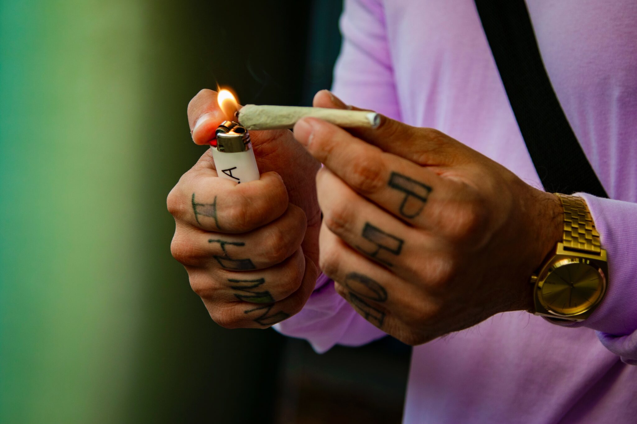 cannabis smoking lexscope XgQS uNz59Y unsplash