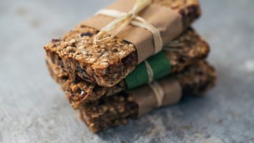 granola bars PRAF64D scaled