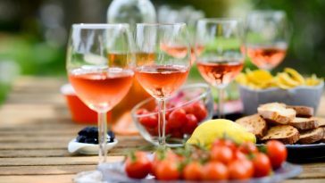 Tips and Tricks on How to Plan a Backyard Picnic