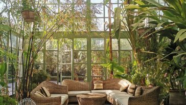 restaurant patio furniture